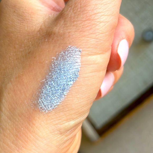 JaDe Celestial Blue Eyeshadow - Picture 5 of 7